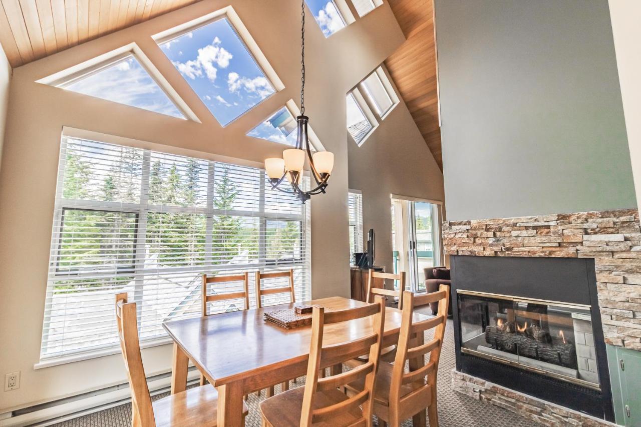Snowbird Townhouses By Elevate Vacations Γουίστλερ Εξωτερικό φωτογραφία