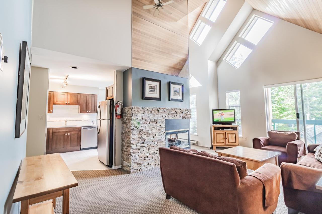 Snowbird Townhouses By Elevate Vacations Γουίστλερ Εξωτερικό φωτογραφία