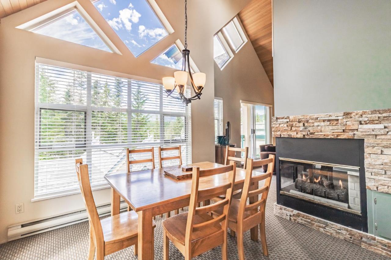 Snowbird Townhouses By Elevate Vacations Γουίστλερ Εξωτερικό φωτογραφία